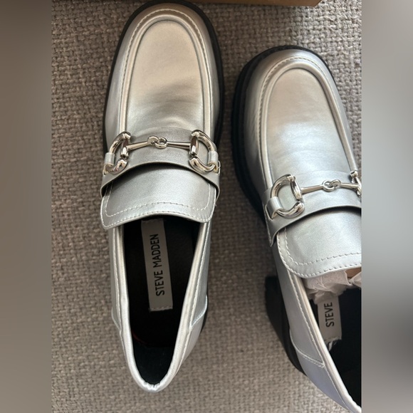 Steve Madden Bessa Silver Platform Loafers Size 39 Vegan Leather Chunky Heel - Picture 11 of 15